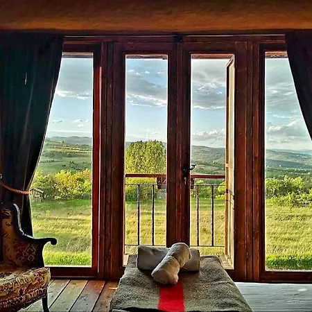 Bed & Breakfast Cob Camp *