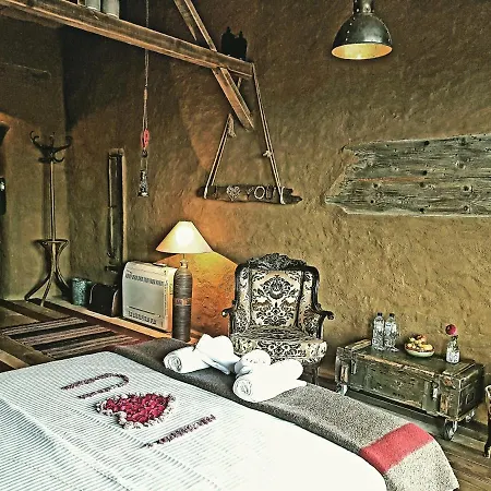 Cob Camp Bed & Breakfast