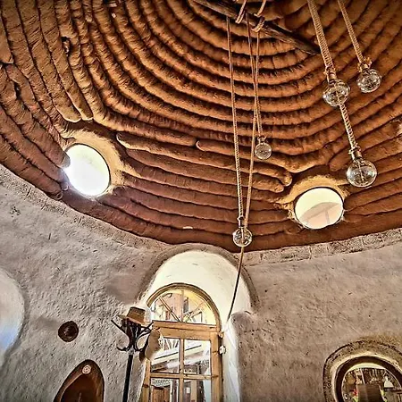 Cob Camp Bed & Breakfast *