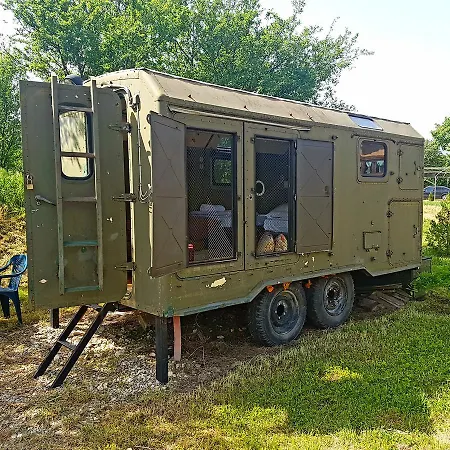Cob Camp Bed & Breakfast *
