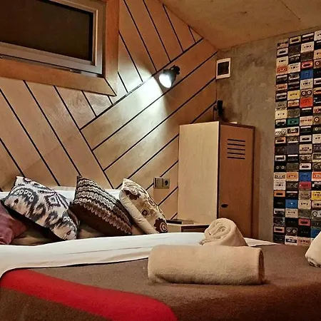 Cob Camp Dŭbravite