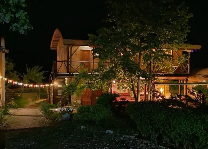 Nocleg ze śniadaniem Cob Camp Dŭbravite