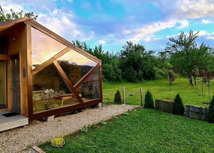 Cob Camp Nocleg ze śniadaniem Dŭbravite