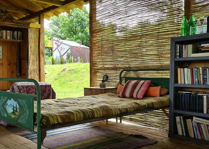 Nocleg ze śniadaniem Cob Camp