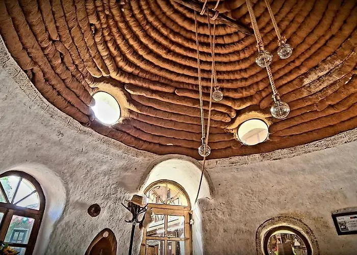 Cob Camp Nocleg ze śniadaniem *