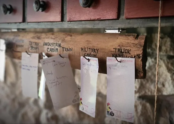 Nocleg ze śniadaniem Cob Camp *