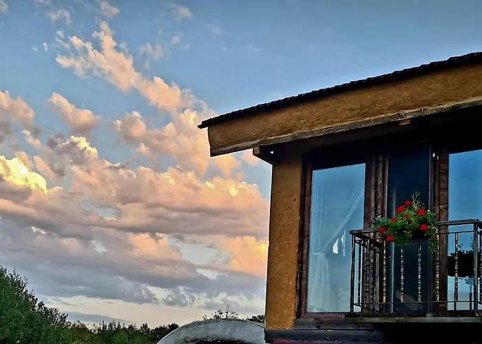 Nocleg ze śniadaniem Cob Camp