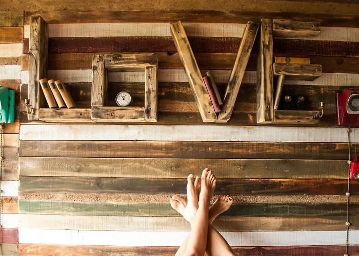 Cob Camp Nocleg ze śniadaniem Dŭbravite