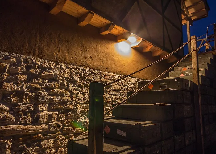 Nocleg ze śniadaniem Cob Camp