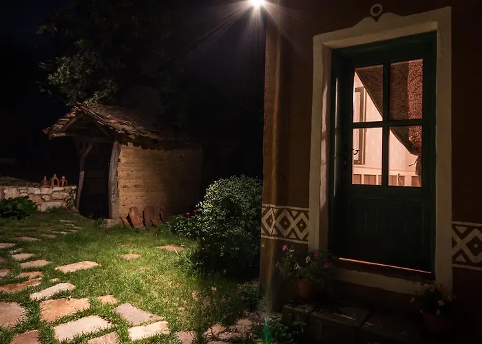 Nocleg ze śniadaniem Cob Camp