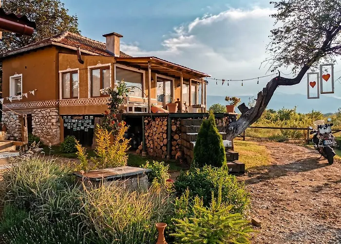 Nocleg ze śniadaniem Cob Camp Dŭbravite