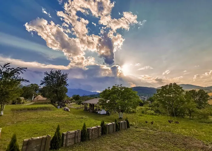 Cob Camp * Dŭbravite